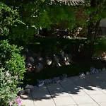 Sous Les Chenes Holiday home *