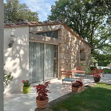 Sous Les Chenes Lussan (Gard)