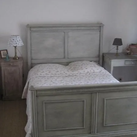 Holiday home Sous Les Chenes *