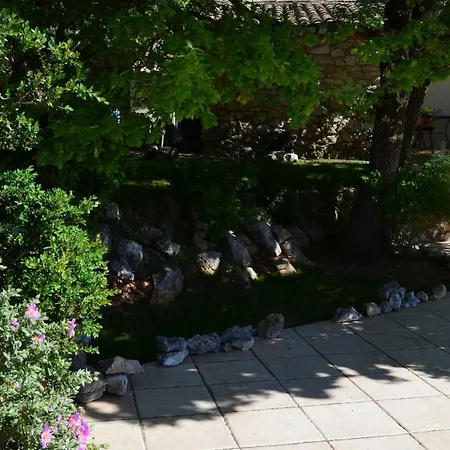 Sous Les Chenes Holiday home *