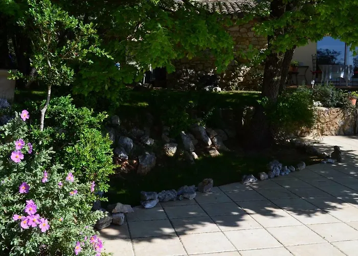 Sous Les Chenes Vakantiehuis *